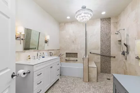 Bath - 471 Ford Ln, Bartlett, IL 60103 photo 1 of 6