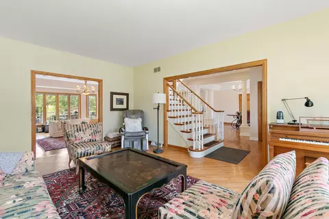 Living - 471 Ford Ln, Bartlett, IL 60103 photo 2 of 6