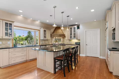 Kitchen - 471 Ford Ln, Bartlett, IL 60103 photo 2 of 5