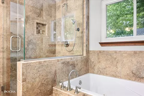Bath - 5306 Brier Glen Dr, Plainfield, IL 60586 photo 2 of 6