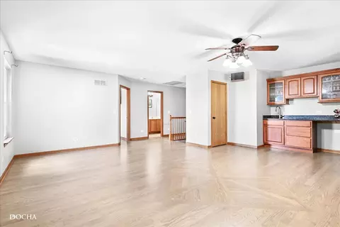 Living - 5306 Brier Glen Dr, Plainfield, IL 60586 photo 3 of 7