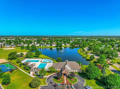 View/Area - 5306 Brier Glen Dr, Plainfield, IL 60586 photo 8 of 10