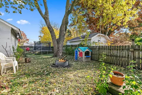 Exterior - Undisclosed, Aurora, IL 60505 photo 2 of 7