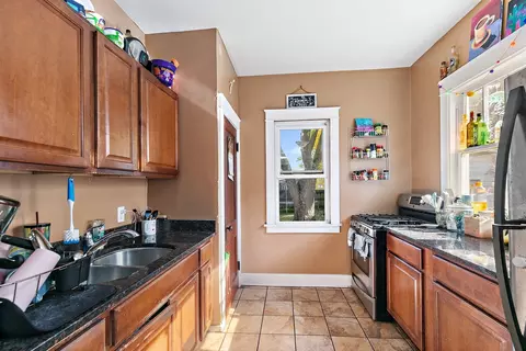 Kitchen - Undisclosed, Aurora, IL 60505 photo 2 of 2