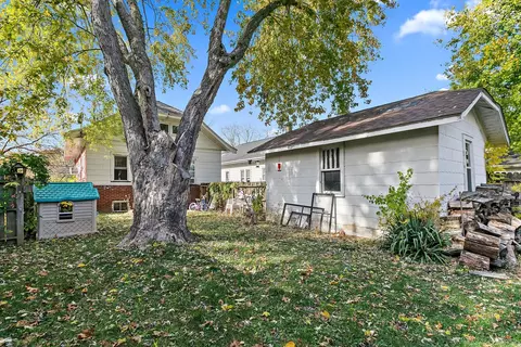 Exterior - Undisclosed, Aurora, IL 60505 photo 5 of 7