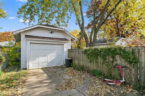 Exterior - Undisclosed, Aurora, IL 60505 photo 7 of 7