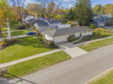 516 Wakeman Ave, Wheaton, IL 60187 photo 3