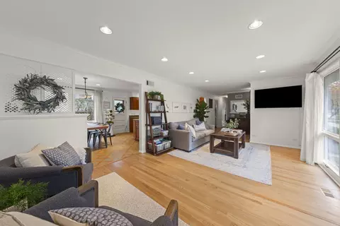 516 Wakeman Ave, Wheaton, IL 60187 photo 8