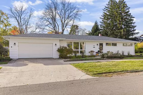 516 Wakeman Ave, Wheaton, IL 60187 photo 2