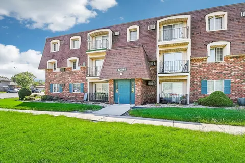 17985 Amherst Ct #303, Country Club Hills, IL 60478