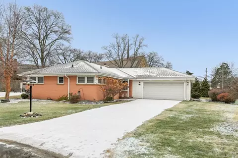 2307 Robincrest Ln, Glenview, IL 60025