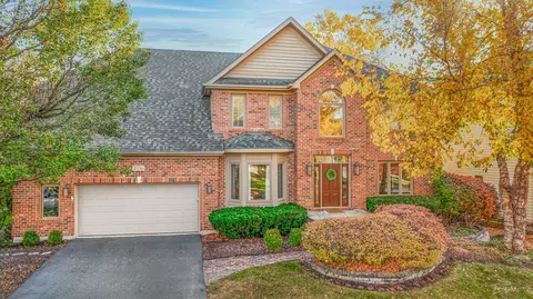 2336 Fox Boro Ln, Naperville, IL 60564