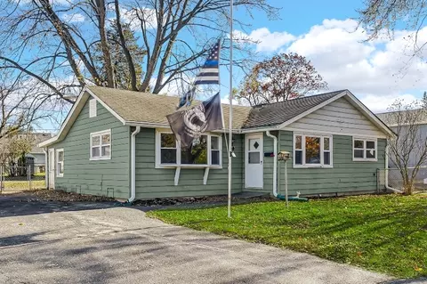 513 Grandview Dr, Round Lake Park, IL 60073
