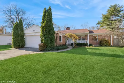 510 Rockland Ave, Lake Bluff, IL 60044