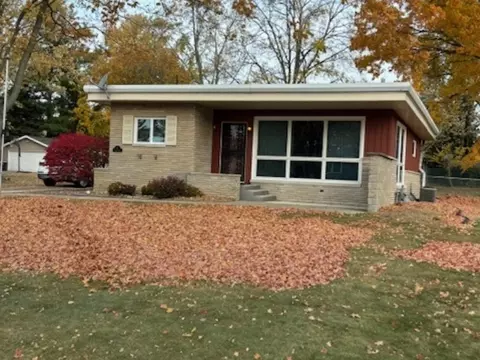 12 Linda Ln, Normal, IL 61761