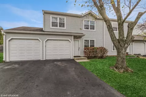 517 Normandie Ln, Round Lake Beach, IL 60073