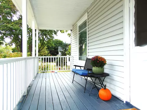 108 Plum St, Elgin, IL 60120 photo 3