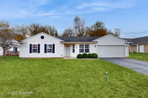 4546 Vista Dr, Island Lake, IL 60042