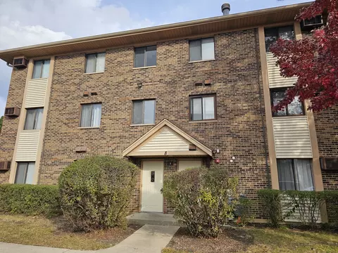 8 Parkside Ct #11, Vernon Hills, IL 60061