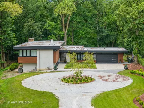 1704 Cambridge Ave, Flossmoor, IL 60422