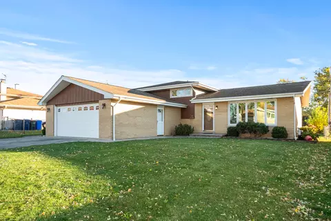 10709 S Nordica Ave, Worth, IL 60482