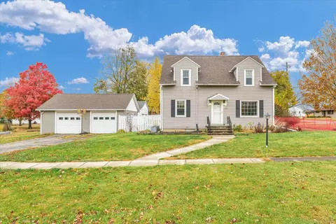 126 Elm St, Elliott, IL 60933