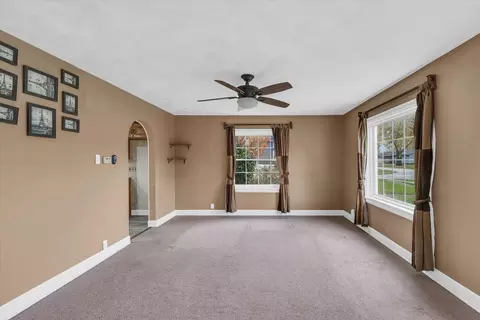 Living - 126 Elm St, Elliott, IL 60933 photo 5 of 6