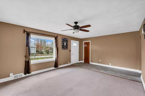 Living - 126 Elm St, Elliott, IL 60933 photo 2 of 6