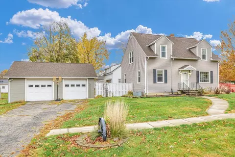 Exterior - 126 Elm St, Elliott, IL 60933 photo 2 of 10