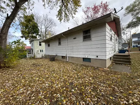 Exterior - 417 Monroe Ave, Dixon, IL 61021 photo 4 of 5