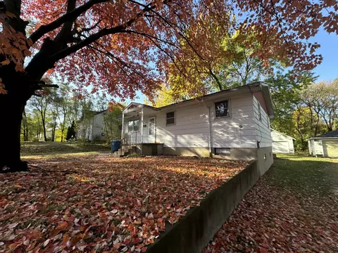 Exterior - 417 Monroe Ave, Dixon, IL 61021 photo 3 of 5
