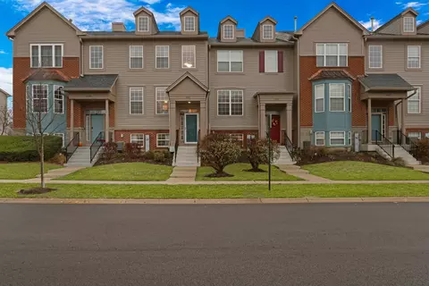 1596 Station Park Dr, Grayslake, IL 60030
