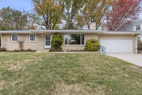 5012 Brookview Rd, Rockford, IL 61107