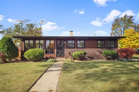 580 S Clarendon Ave, Addison, IL 60101