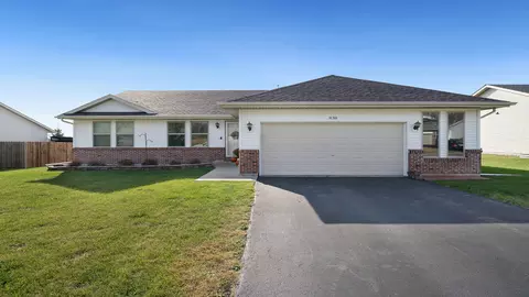 Exterior - 830 Acadia St, Roscoe, IL 61073 photo 6 of 6