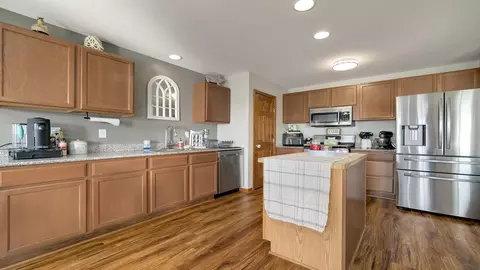 Kitchen - 830 Acadia St, Roscoe, IL 61073 photo 2 of 6