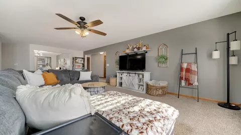 Living - 830 Acadia St, Roscoe, IL 61073 photo 2 of 2