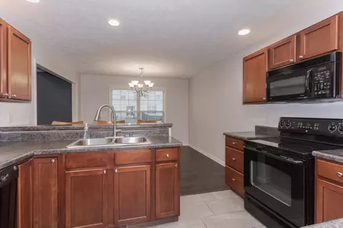 1176 Heron, Normal, IL 61761 photo 12