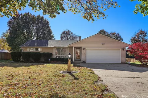 614 Barrington Ave, East Dundee, IL 60118