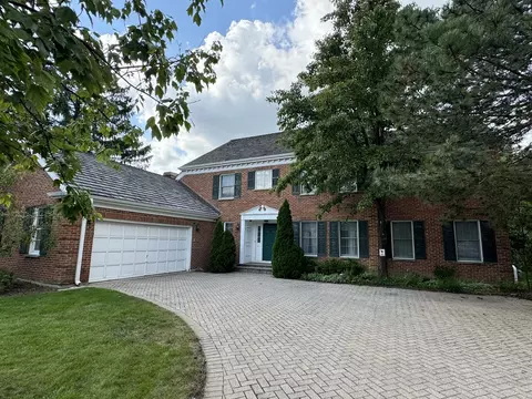 2355 Iroquois Dr, Glenview, IL 60026