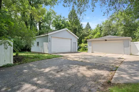 Exterior - 9050 Elm Ave, Burr Ridge, IL 60527 photo 8 of 8