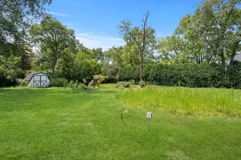Exterior - 9050 Elm Ave, Burr Ridge, IL 60527 photo 7 of 8