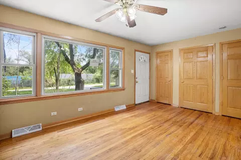 Living - 9050 Elm Ave, Burr Ridge, IL 60527 photo 4 of 4