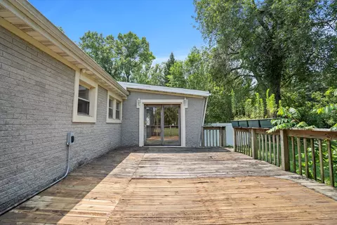 Exterior - 9050 Elm Ave, Burr Ridge, IL 60527 photo 4 of 8