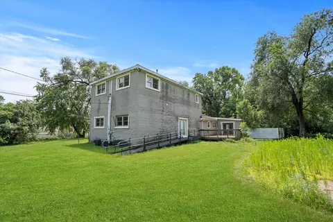 Exterior - 9050 Elm Ave, Burr Ridge, IL 60527 photo 6 of 8