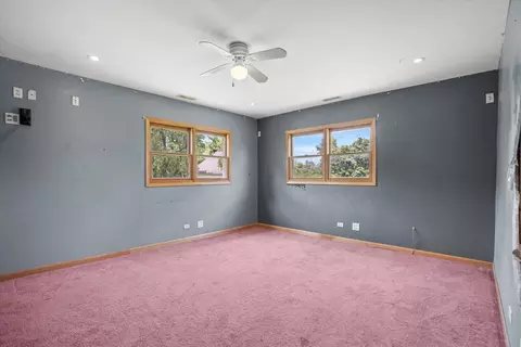 Bedroom - 9050 Elm Ave, Burr Ridge, IL 60527 photo 3 of 5