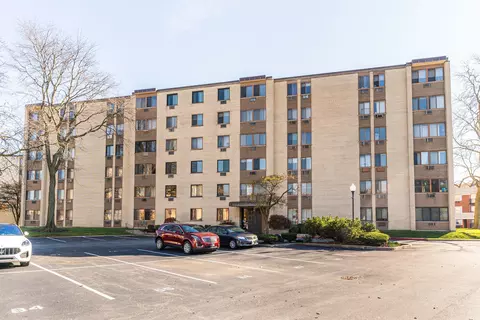 9745 S Karlov Ave #503, Oak Lawn, IL 60453