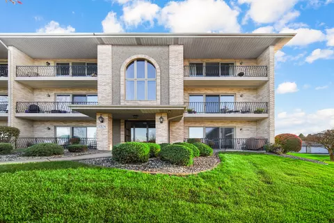 17824 Bernard Dr #3C, Orland Park, IL 60467