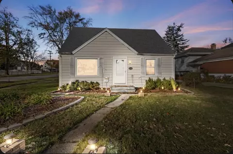 4454 Pershing Ave, Downers Grove, IL 60515