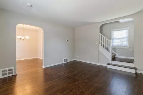 Living - 779 S Wolf Rd, Des Plaines, IL 60016 photo 2 of 2